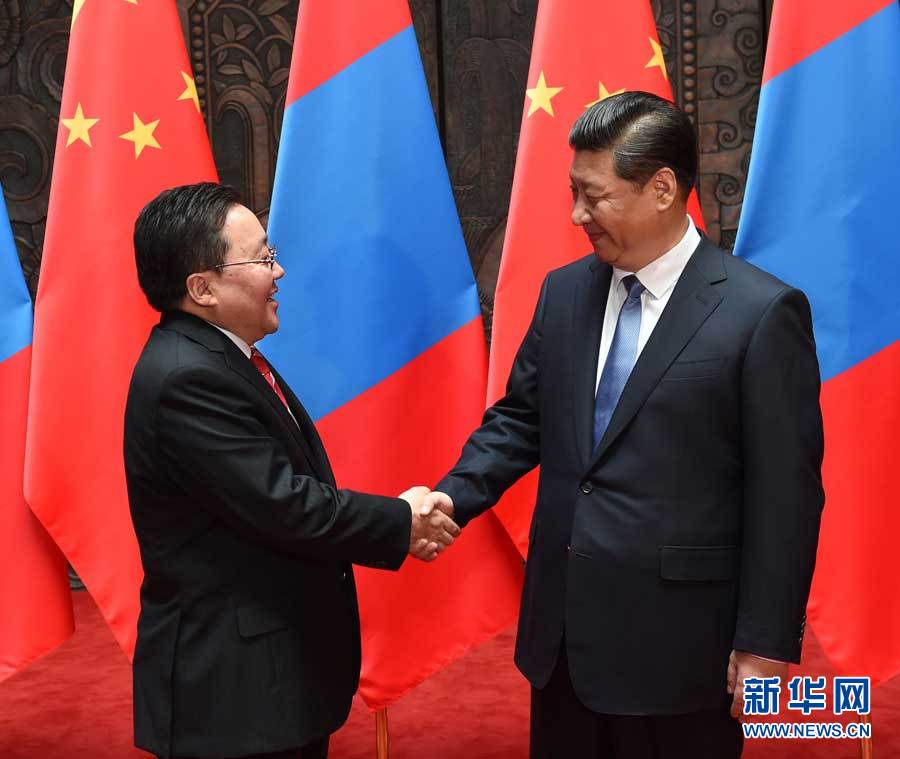 الرئيس الصيني يلتقي نظيره المنغولي في شانغهاي