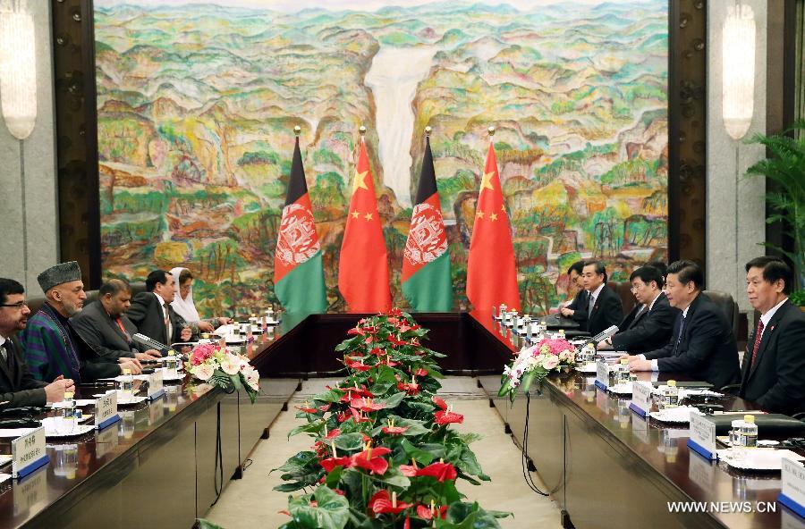 الرئيس الصيني يلتقي نظيره الأفغاني حامد قرضاي 