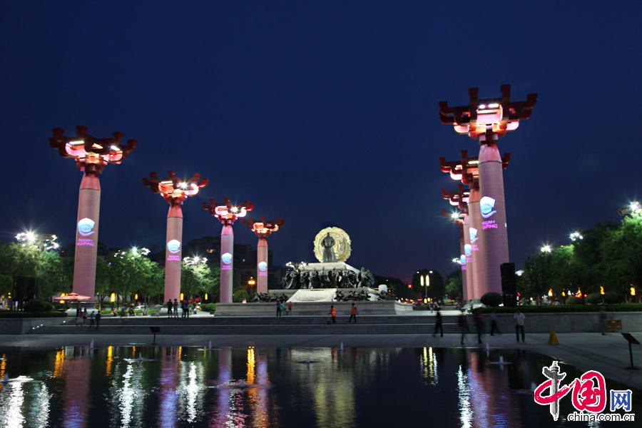 طريق الحرير الاقتصادي.. مناظر ليلية خلابة من شيآن 