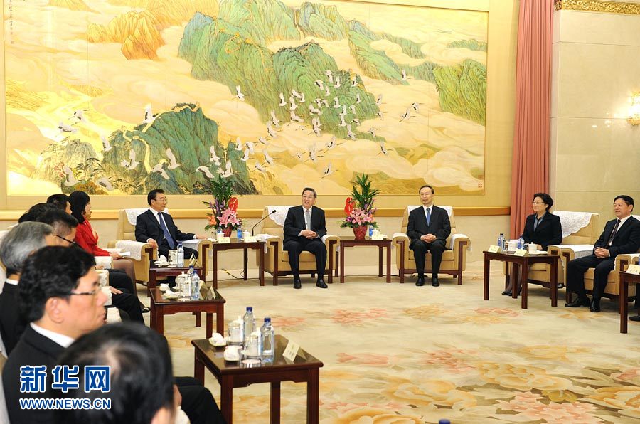 مسئول صيني بارز يجتمع مع مستشارين سياسيين من هونج كونج