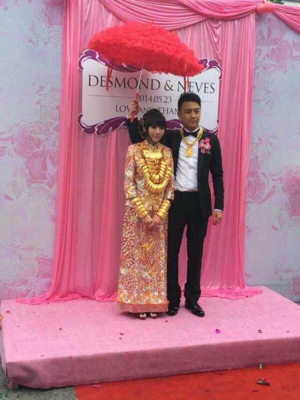 مذهلة...عروس بقوانغدونغ تلبس 70 سوارا ذهبيا على عنقها فى حفلة زفاف فخمة    