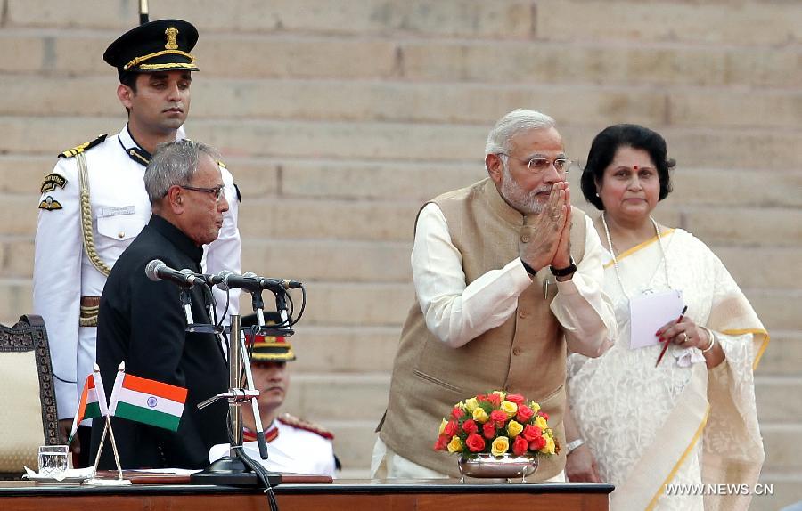 ناريندرا مودي يؤدي اليمين الدستورية رئيسا لوزراء الهند