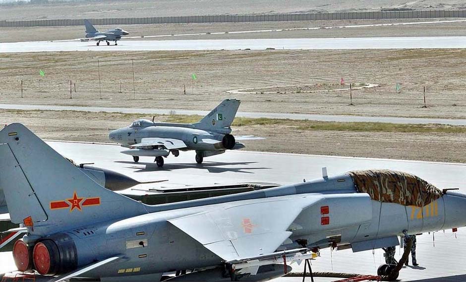 مشاركة مقاتلات    J10و7 JF-1 في المناورة الجوية الصينية الباكستانية 