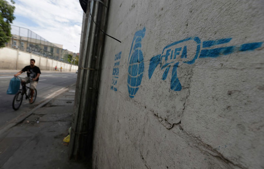 رسائل قبول وغضب تعكسها جداريات على شوارع البرازيل