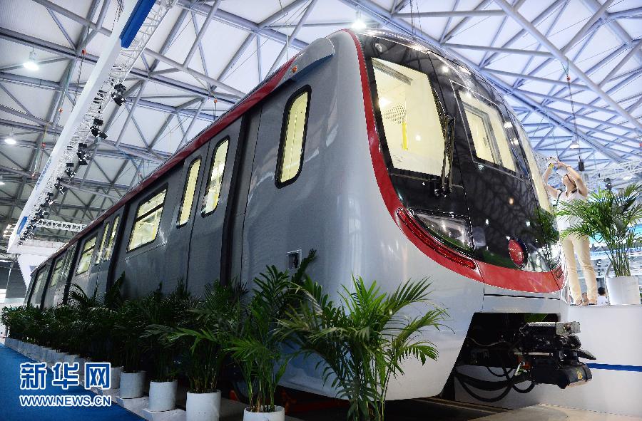ظهور أول مترو القيادة الآلية في مدينة شنغهاي الصينية 