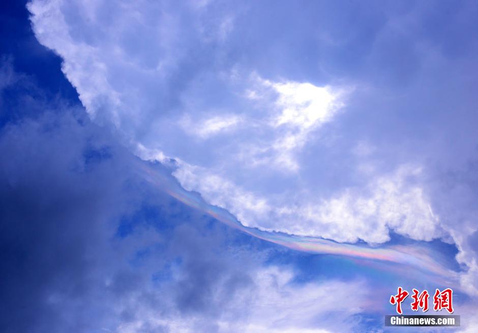 " سحابة قوس قزح" نادرة تظهر فى سماء فوجيان    