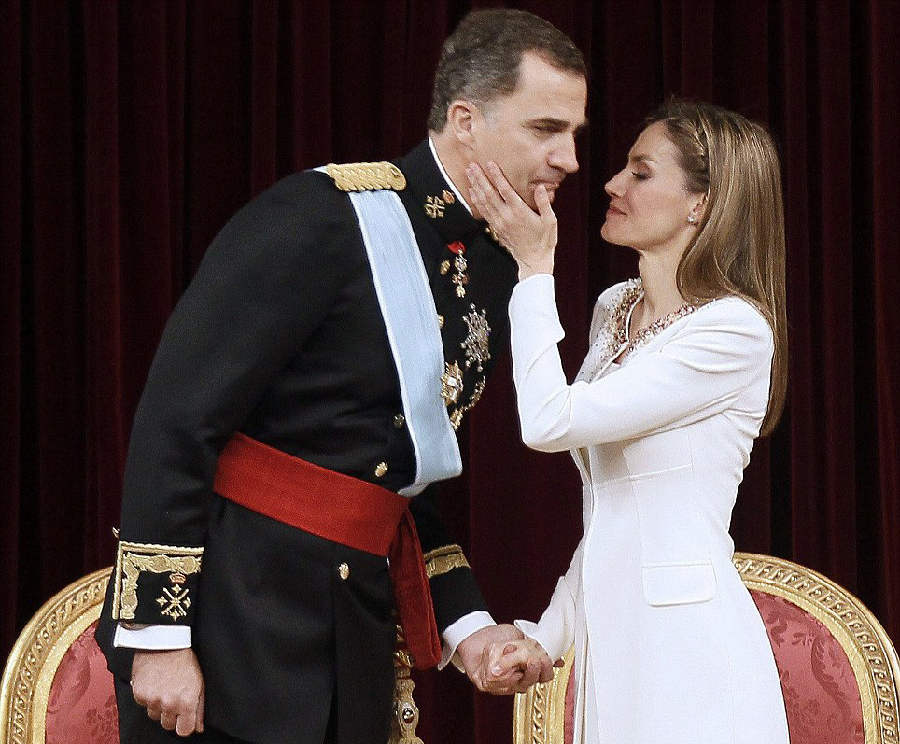 ملك إسبانيا الجديد يجذب اهتمام الإعلام العالمي