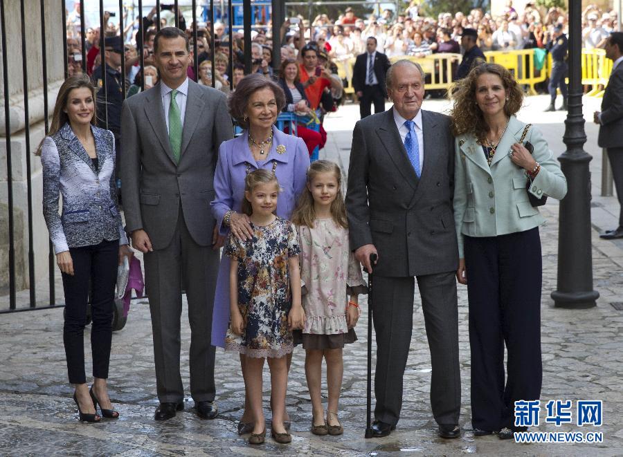 ملك إسبانيا الجديد يجذب اهتمام الإعلام العالمي