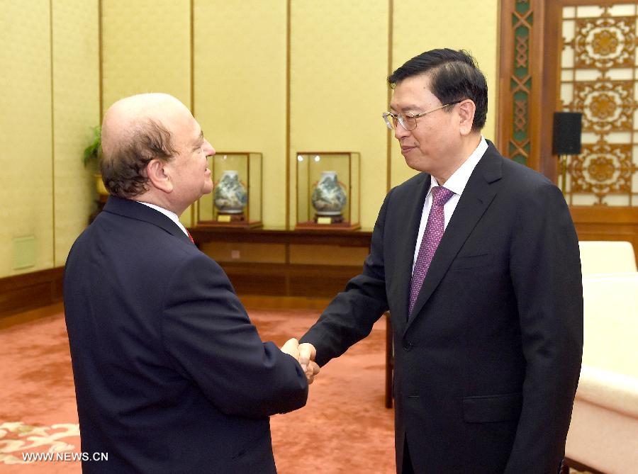 كبير المشرعين الصينيين يجتمع مع وفد من البرلمان الفرنسى 