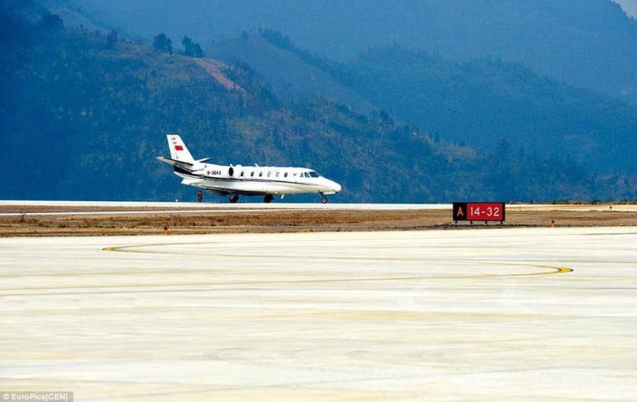 مطار على حافة الهاوية في مقاطعة صينية 