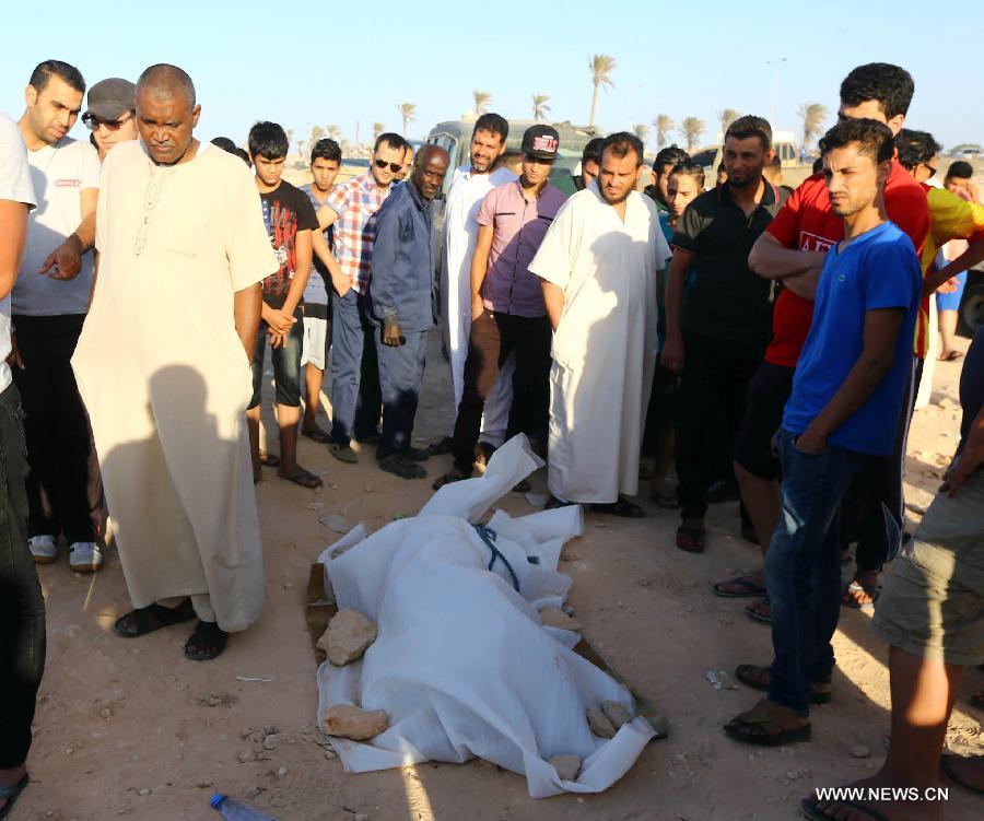 العثور على 12 جثة متحللة يعتقد انها لمهاجرين غير شرعيين على شواطئ ليبيا