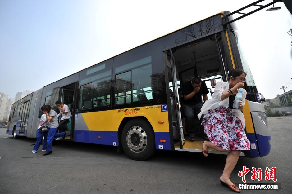 التمرين على مكافحة الإرهاب والعنف على الحافلات فى العاصمة الصينية    