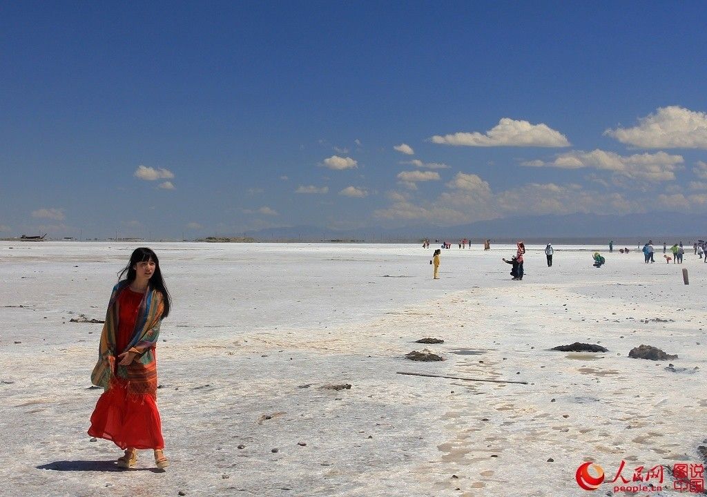 مناظر فريدة في بحيرة الملح شاكا بتشنغهاي 