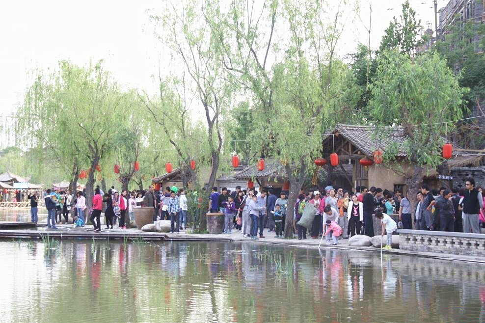 نهر شاخه يسعى إلى ان يصبح شارع المياه الأول فى الصين    