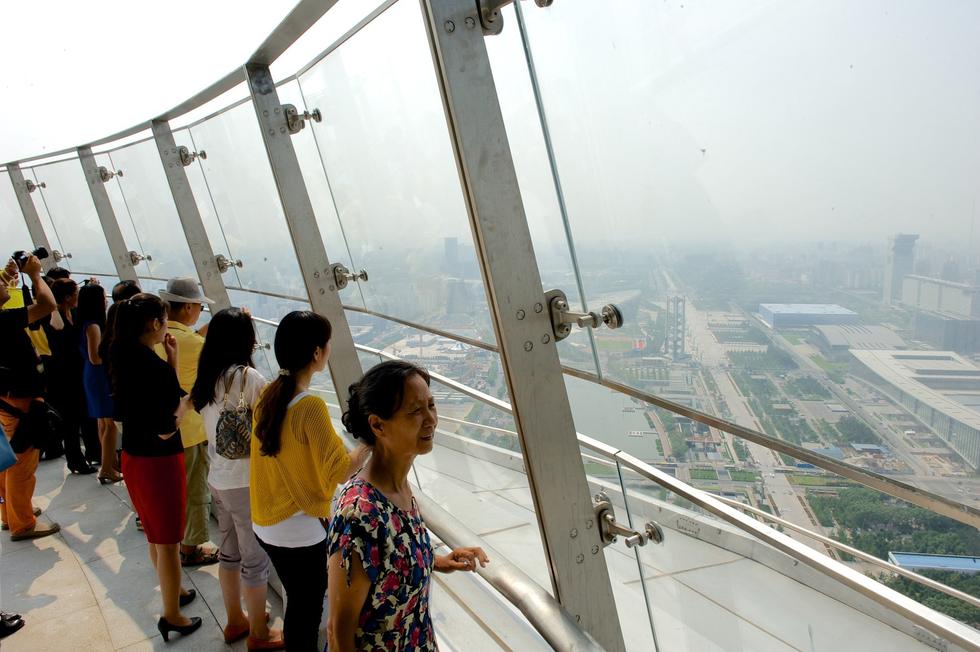 بكين تبني "برج المسامير" بارتفاع 246 مترا 