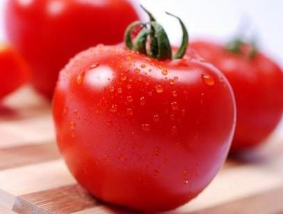 أكل الطماطم يساعد على علاج عشرة أمراض
