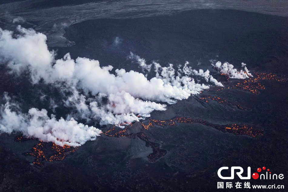 إنذار أحمر لانفجار بركان بآيسلندا وحظر دخول الخطوط الجوية إلى المنطقة