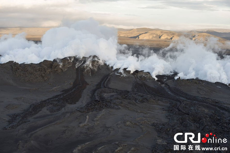 إنذار أحمر لانفجار بركان بآيسلندا وحظر دخول الخطوط الجوية إلى المنطقة