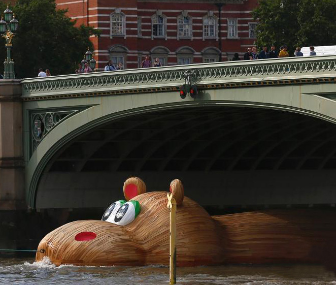 وكان "طفل هوفمان الآخر"، فرس النهر العملاق عُرض في العاصمة البريطانية لندن في 2 سبتمبر الحالي.