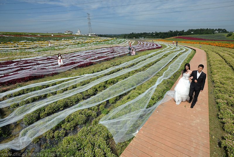 طلب ادراج فستان الزفاف الصيني بطول 4100 متر على قائمة غينيس