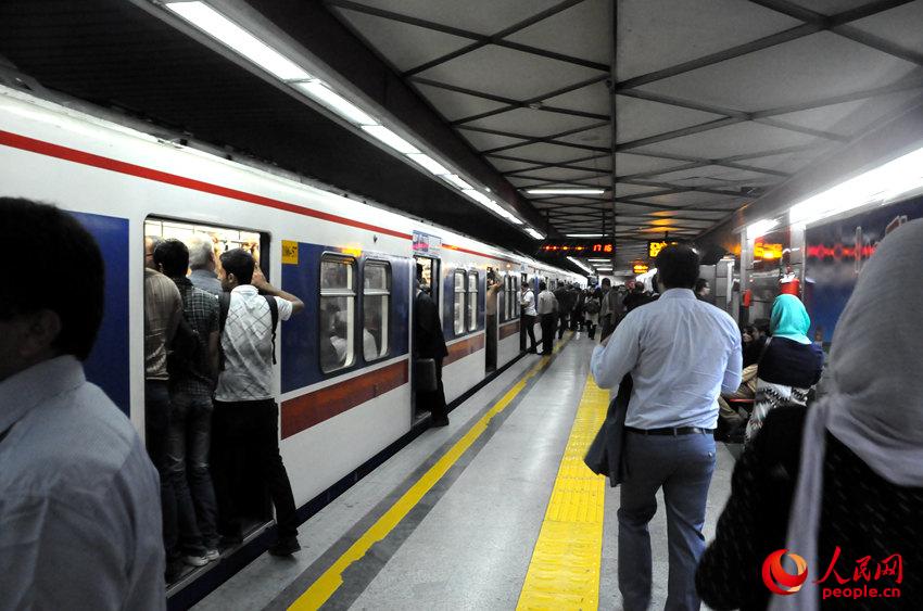تجربة مترو الانفاق صيني الصنع في  العاصمة الايرانية طهران