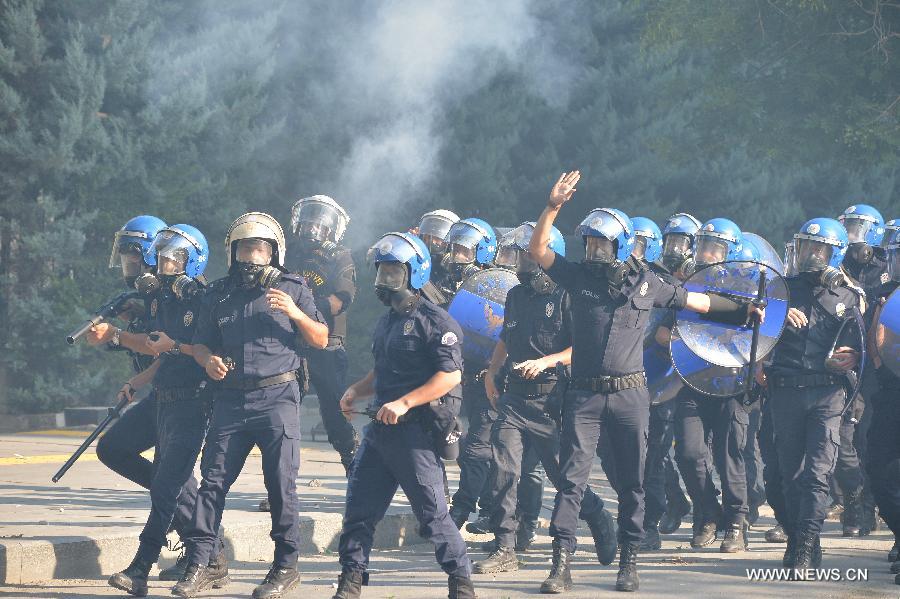 تركيا تعقد قمة أمنية حول تنظيم الدولة الإسلامية بعد مقتل 19 شخصا في احتجاجات