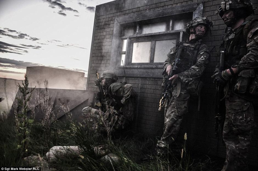 الأعمال الفائزة في مسابقة التصوير الفوتوغرافي العسكري لعام 2014