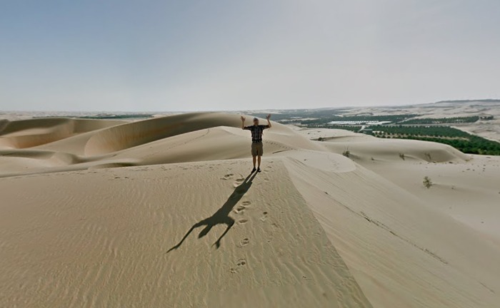 الجمل يصبح مصور جوجل  "ستريت فيو" لاظهار ملامح الصحراء العربية الحقيقية