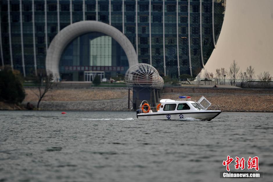 بكين تطلق دوريات "الشرطة المائية" لضمان أمن قمة الآبك