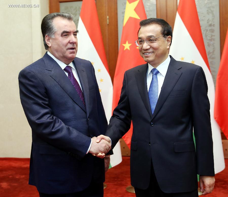 الصين وطاجيكستان تتعهدان بالتعاون في مجالات الطاقة والنقل والزراعة