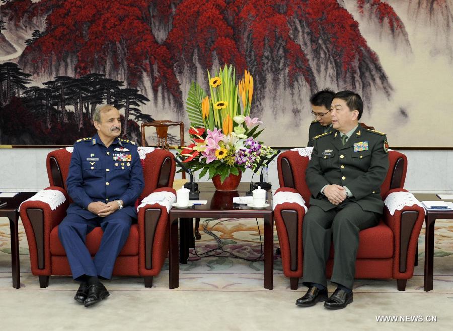 الصين وباكستان تتعهدان بتقوية التعاون بين قواتهما الجوية