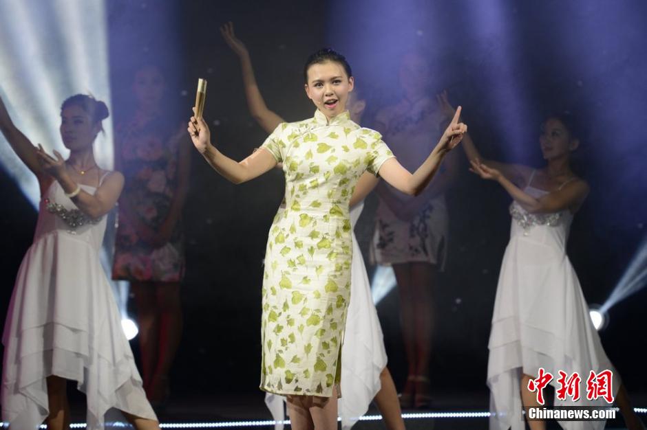 إقامة مسابقة أجمل الطالبات الجامعيات الصينيات