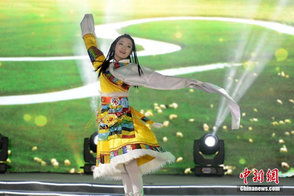 إقامة مسابقة أجمل الطالبات الجامعيات الصينيات