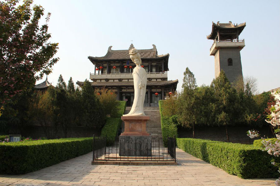 مقبرة ليانغ قوى في المحظية الملكية فى أسرة تانغ