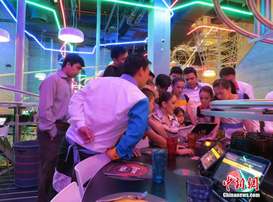 الإمارات تطلق أكبر مطعم على السفينة الدوارة في العالم