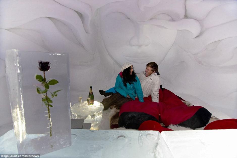 فندق من الجليد و الثلوج بسويسرا يصبح شعبيا في العالم