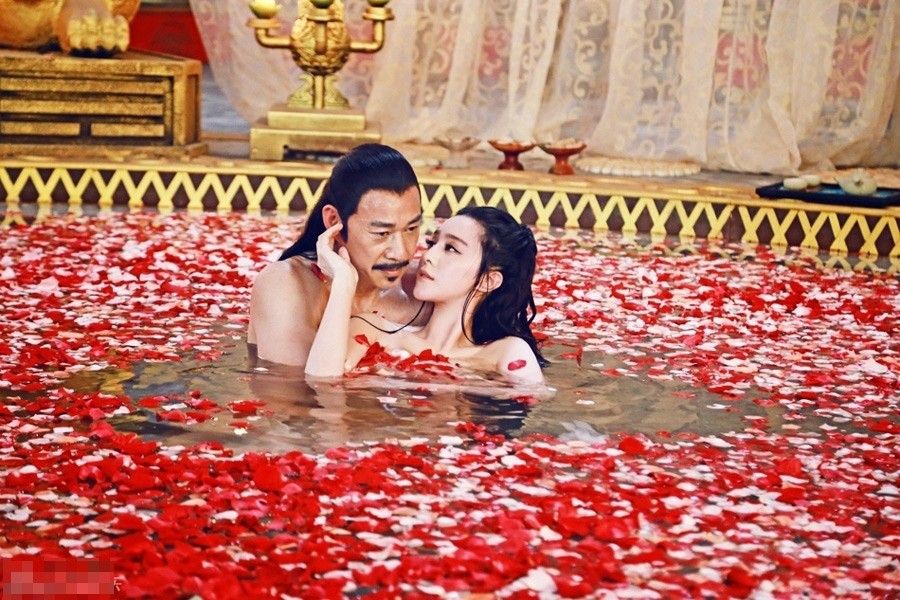 لقطات جميلة للممثلة فان بينغ بينغ في المسلسل التلفزيوني "ملكة وو تسه تيان"