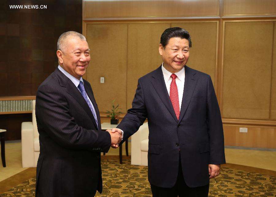 الرئيس شي يجتمع مع هو هاو واه في ماكاو