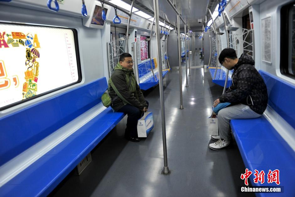 افتتاح أربعة خطوط جديدة لمترو الانفاق في بكين