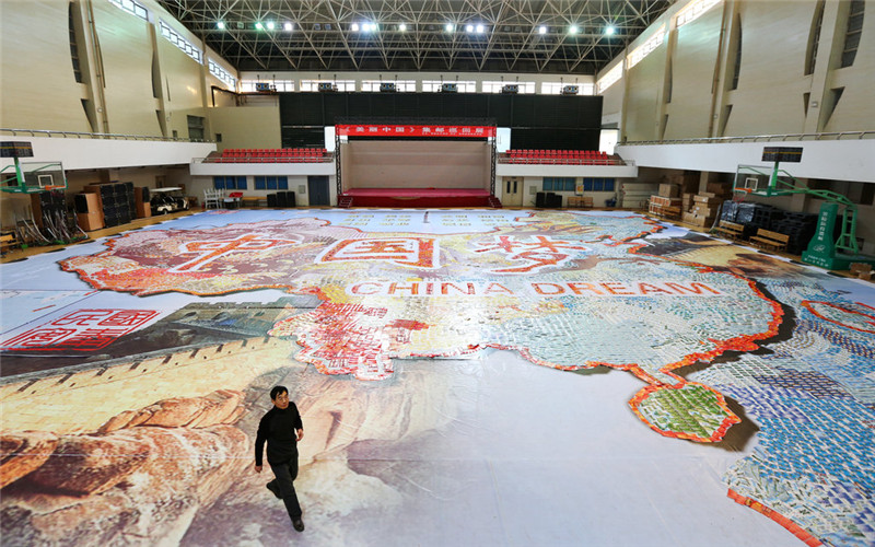 تجميع الطلاب خريطة الصين ب30000 بطاقة بريدية