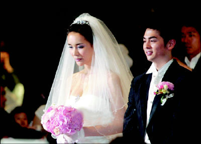 تتلاقى أجمل "متحولتي الجنس" التايلندية والكورية...