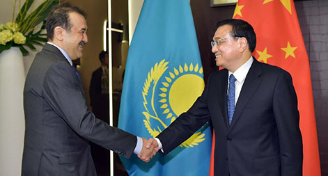 الصين وقازاقستان تتعهدان بدفع التعاون الثنائي في الطاقة الجديدة والسكك الحديدية
