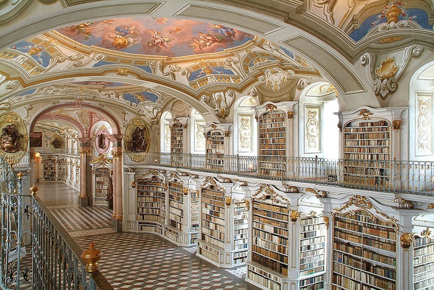 مكتبة أدمونت ـ النمسا