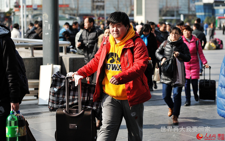 مهما كبر العالم سأعود إلى بيتنا—صور تسجل رحلة عودة الصينيين في عيد الربيع