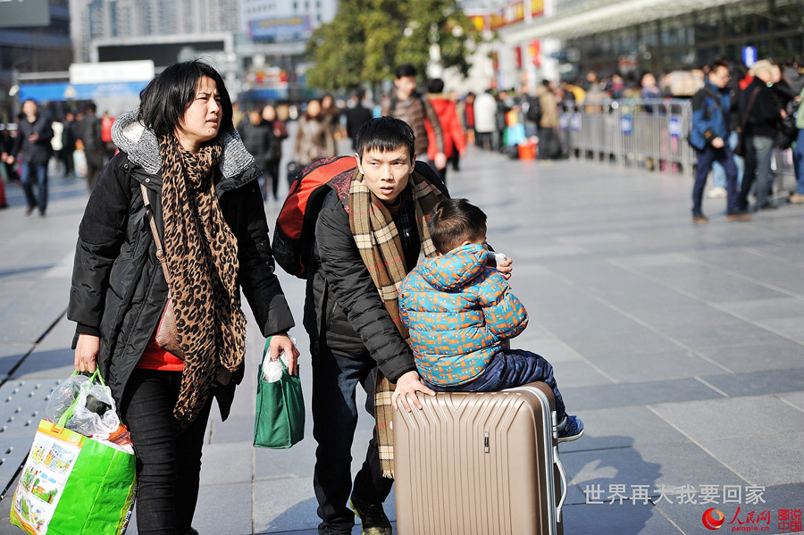 مهما كبر العالم سأعود إلى بيتنا—صور تسجل رحلة عودة الصينيين في عيد الربيع