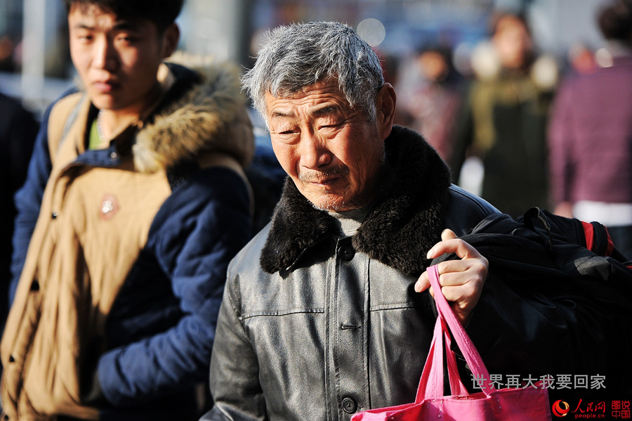 مهما كبر العالم سأعود إلى بيتنا—صور تسجل رحلة عودة الصينيين في عيد الربيع