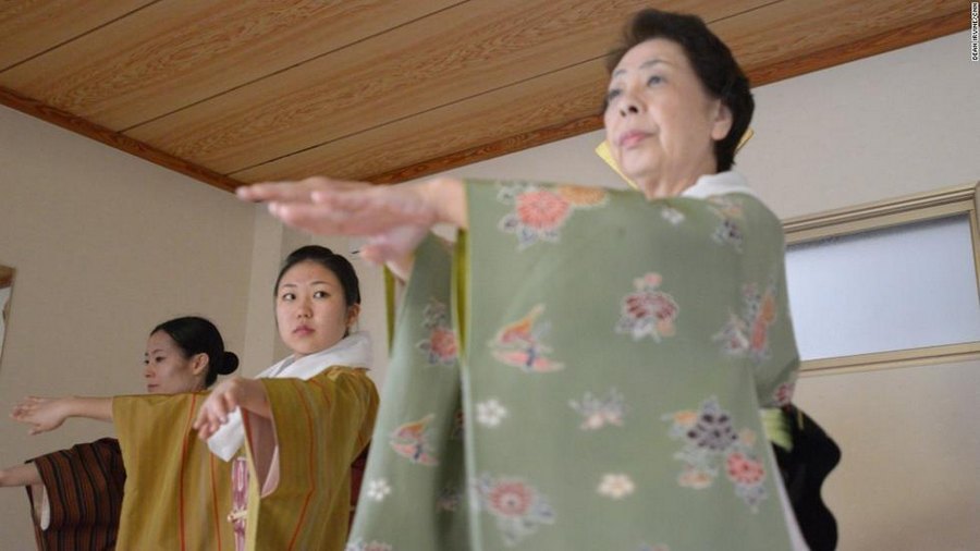 قصة فتاة "جيشا" تحمل درجة دكتوراه 