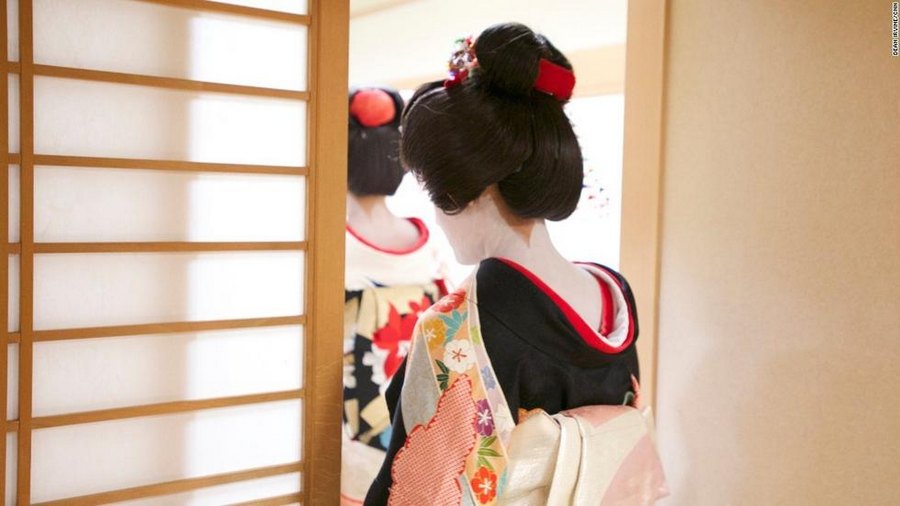 قصة فتاة "جيشا" تحمل درجة دكتوراه 