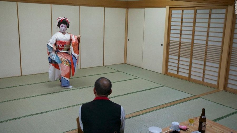 قصة فتاة "جيشا" تحمل درجة دكتوراه 