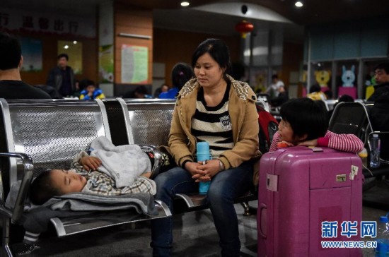 انطلاق موسم "الهجرة العظيمة " في الصين مع اقتراب عيد الربيع الصيني 2015